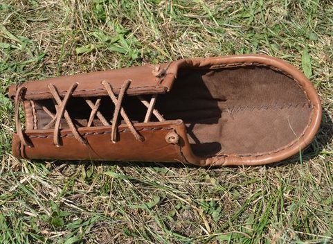 KOŽENÝ NÁTEPNÍK S OCHRANOU LOKTE, SILNÁ KŮŽE