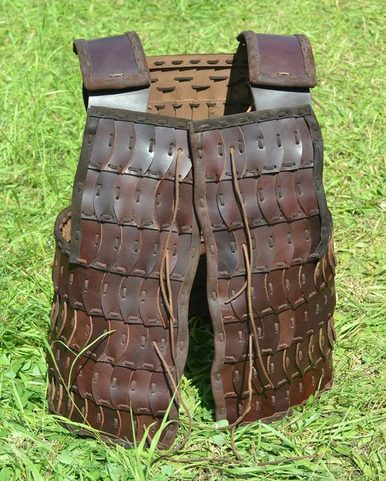 KOŽENÁ LAMELOVKA, LAMELOVÁ ZBROJ