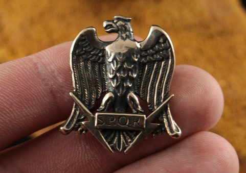 AQUILA, ŘÍMSKÁ ORLICE S.P.Q.R., PŘÍVĚŠEK, BRONZ