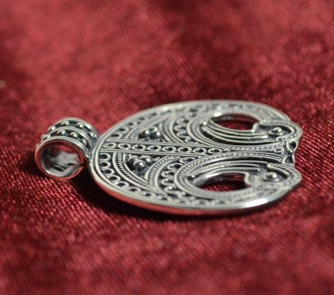 VIKINSKÁ LUNETA, STŘÍBRNÝ PŘÍVĚSEK, AG 925, 13G
