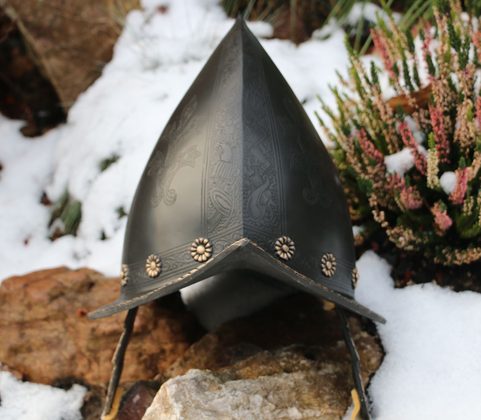 MORION HELM MIT WANGENKLAPPEN, POLYURETHAN