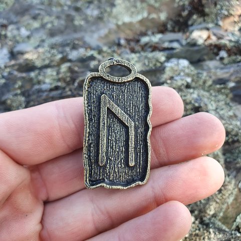 URUZ - RUNOVÝ AMULET, ZINEK STAROMOSAZ