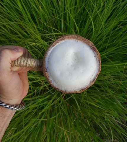 DŘEVĚNÝ DUBOVÝ KORBEL VYLITÝ VOSKEM
