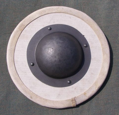 PĚSTNÍ ŠTÍT, 30 CM