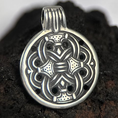 BORRE - STŘÍBRNÝ PŘÍVĚSEK, VIKINSKÝ STYL, AG 925