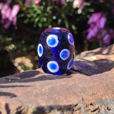 VINUTÁ PERLE, SKLENĚNÝ KORÁLEK