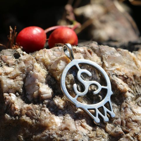 AMULET OPPIDUM, STŘÍBRNÝ PŘÍVĚSEK, AG 925