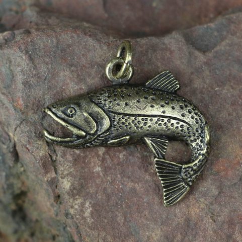 PSTRUH, RYBÁŘSKÝ AMULET, ZINEK, STAROMOSAZ