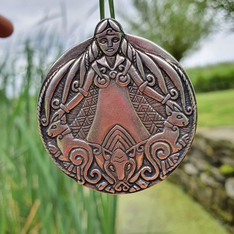 FREYA VIKINSKÝ STŘÍBRNÝ PŘÍVĚSEK, AG 925, 18G