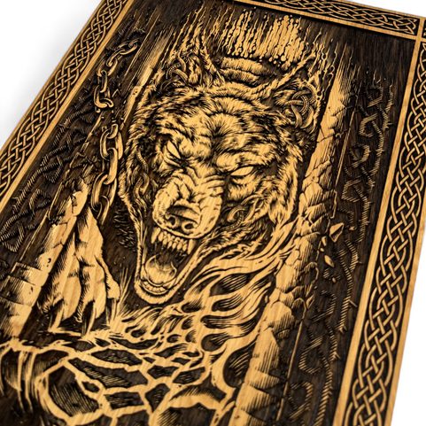 FENRIR - VLK ZBAVENÝ ŘETĚZŮ NÁSTĚNNÁ DEKORACE, DŘEVO 32X46CM