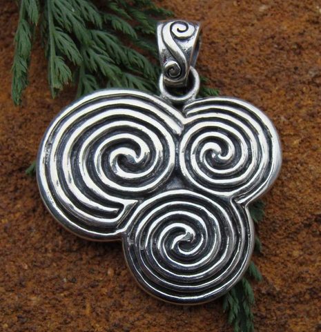 SPIRÁLA NEWGRANGE, MASIVNÍ TALISMAN, AG 925