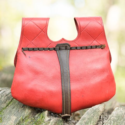 RŮŽE, HISTORICKÁ STŘEDOVĚKÁ BRAŠNA