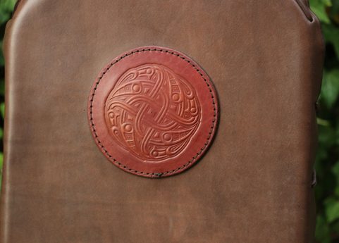 VENDEL, SKLÁDACÍ LAVICE S KOŽENÝM PODHLAVNÍKEM