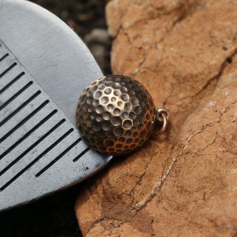 GOLFOVÝ MÍČEK, PŘÍVĚŠEK, BRONZ