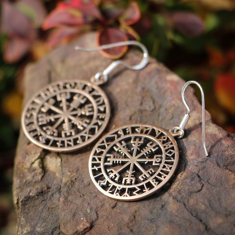 VEGVÍSIR - ISLANDSKÁ RUNA, NÁUŠNICE BRONZ