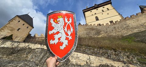 STŘEDOVĚKÝ ŠTÍT - ČESKÝ LEV, KOV, RUČNÍ PRÁCE