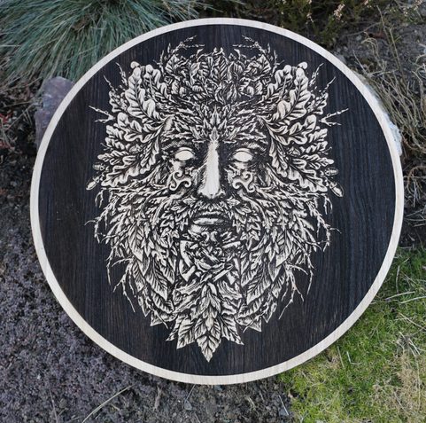 ZELENÝ MUŽ NÁSTĚNNÁ DEKORACE 45CM DUB PÁLENÝ