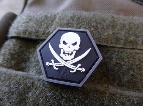 NO FEAR PIRÁTSKÁ, 3D PATCH NÁŠIVKA, SUCHÝ ZIP