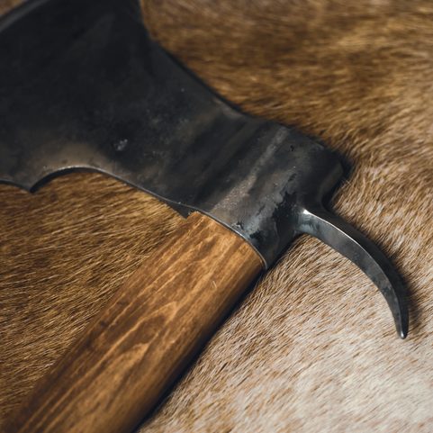 BOJOVÁ SEKERA, 13. - 15. STOLETÍ, DEKORAČNÍ REPLIKA