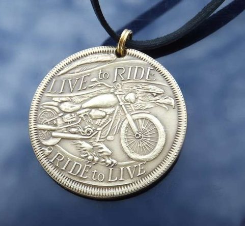 BORN TO RIDE, MOTORKÁŘSKÝ AMULET