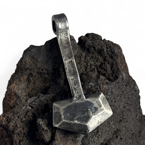 HELVEGEN - KOVANÉ THOROVO KLADIVO, AMULET