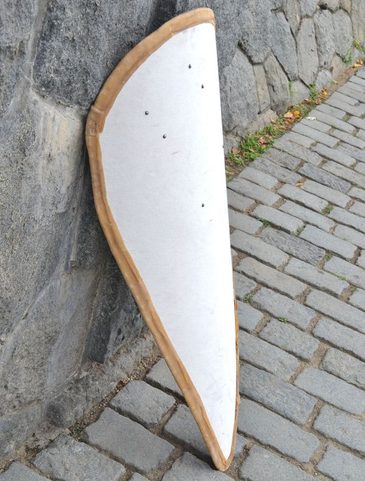 MANDLOVÝ ŠTÍT, POTAŽENÝ LNEM