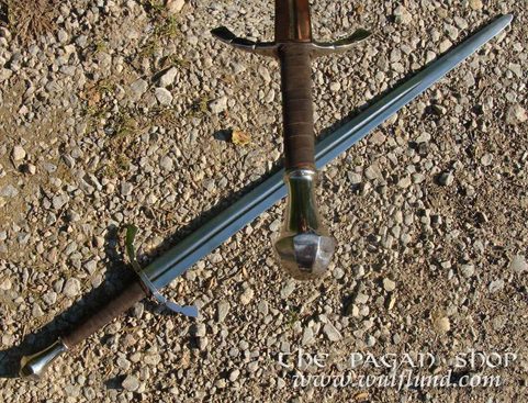 BRUNCVÍKŮV MEČ, KOVANÝ JEDEN A PŮLRUČNÍ MEČ, ZDOBENÝ