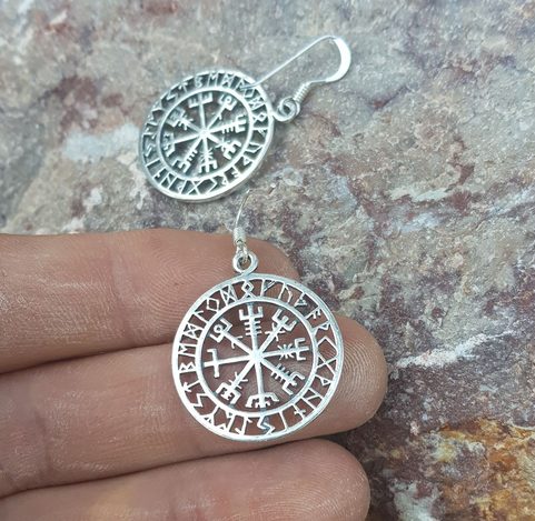 VEGVÍSIR - ISLANDSKÁ RUNA, STŘÍBRNÉ NÁUŠNICE, AG 925