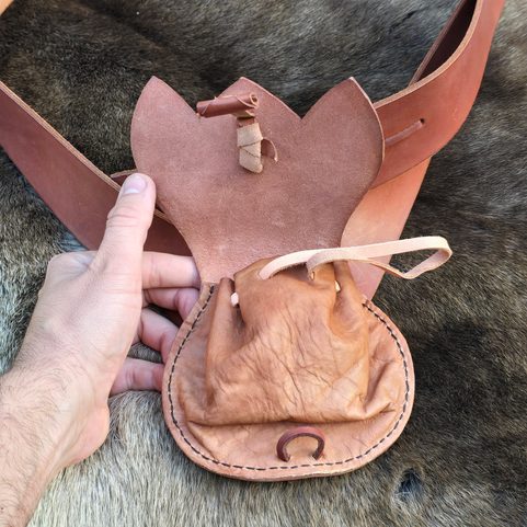 MUŠKETÝRSKÝ BANDALÍR S BRAŠNOU NA KULE, 17. STOLETÍ