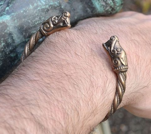 BESTIE Z BURGU, VIKINGSKÝ NÁRAMEK, BRONZ