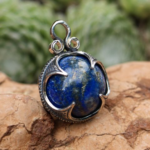 LAPIS LAZULI, VIKINSKÝ STŘÍBRNÝ PŘÍVĚSEK, GOTLAND, AG 925