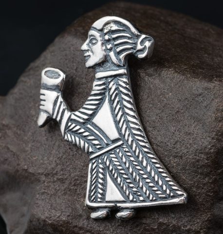 VALKÝRA S ROHEM - STŘÍBRNÝ PŘÍVĚSEK, AG 925