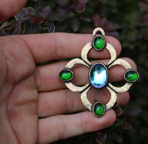 CAROLUS - VELKÝ STŘEDOVĚKÝ ZÁVĚS NA KRK