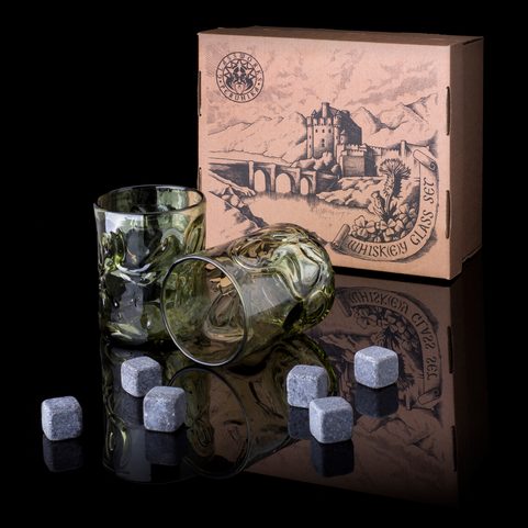 WHISKEY LESNÍ SKLO, DÁRKOVÁ SADA 2 SKLENICE + 6 KOSTEK