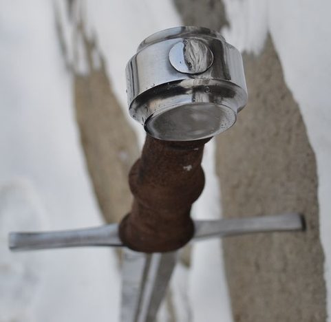 MELIADOR, JEDEN A PŮLRUČNÍ MEČ