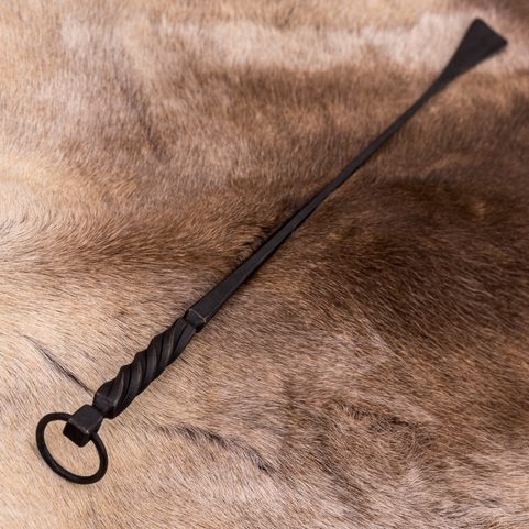 LŽÍCE NA BOTY, KOVANÁ, TORZÍROVANÁ