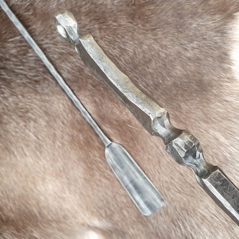 LŽÍCE NA BOTY KOVANÁ