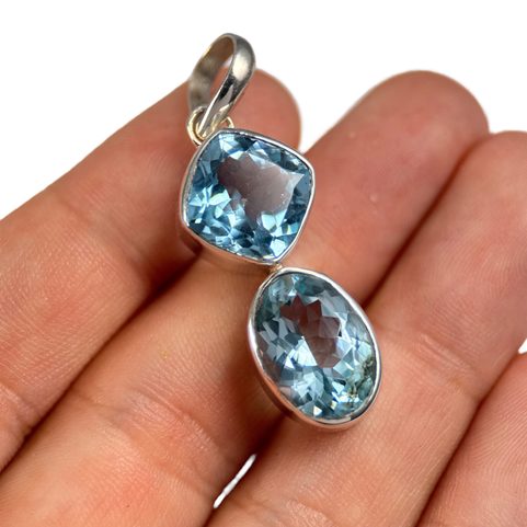 KRYPTONITE, LUXUSNÍ STŘÍBRNÝ PŘÍVĚSEK, MODRÝ TOPAZ, AG 925/1000