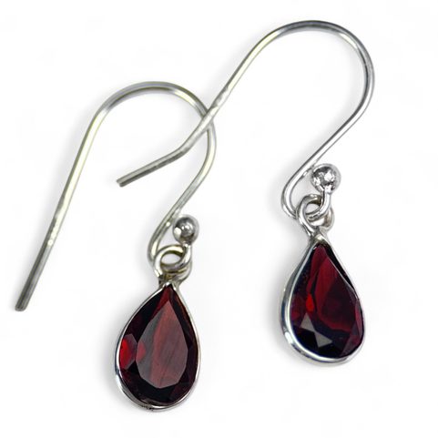 RUTH, STŘÍBRNÉ NÁUŠNICE, GRANÁT, AG 925/1000