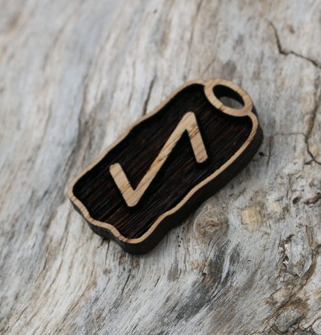 IHWAZ - RUNOVÝ DŘEVĚNÝ AMULET