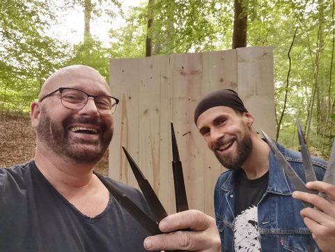 VENGEANCE, VRHACÍ NŮŽ LEŠTĚNÝ