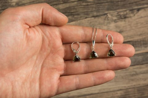 THALIA, STŘÍBRNÉ NÁUŠNICE S VLTAVÍNEM, AG 925