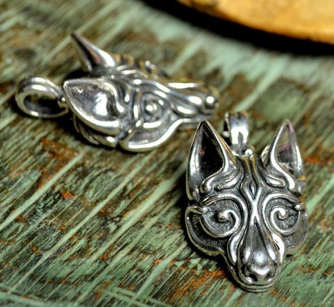 VLK FENRIR, STŘÍBRNÝ PŘÍVĚSEK, VIKINSKÝ VÝTVARNÝ STYL, AG 925, 16 G