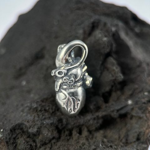 ANATOMICKÉ SRDCE, STŘÍBRNÝ PŘÍVĚSEK, AG 925 18G