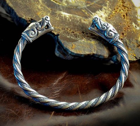 STŘÍBRNÝ VIKINGSKÝ STŘÍBRNÝ NÁRAMEK, AG 925, 43 G