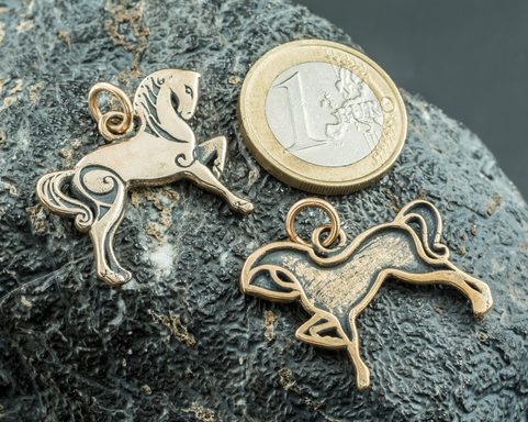 ŠEMÍK, KŮŇ, PŘÍVĚŠEK, BRONZ