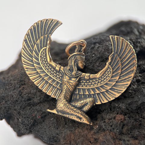 OKŘÍDLENÁ ISIS, EGYPTSKÁ BOHYNĚ - PATRONKA MATEŘSTVÍ, PŘÍRODY A MAGIE, BRONZ
