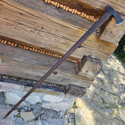 VALASKA HACHE DES CARPATES FORGÉE TRADITIONNELLE