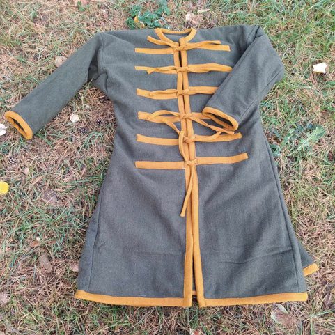 BOJOVÝ KAFTAN, PROSTÝ, CCA 6.-14. STOLETÍ