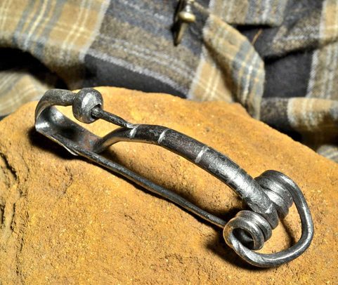 KOVANÁ FIBULA, LA TENE, LÍBEZNICE, ČR